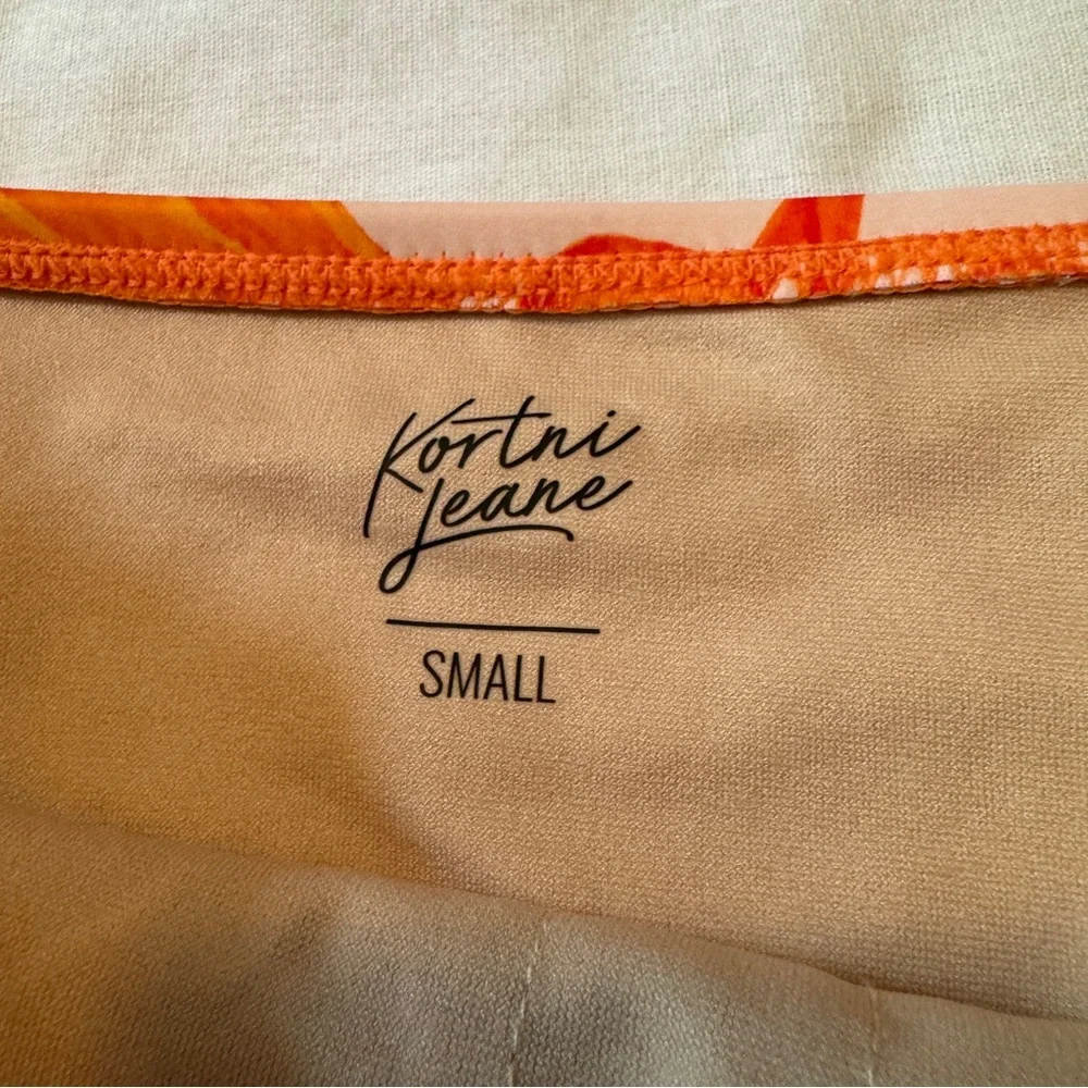 Kortni Jeane Small Orange Tropical Floral Ruffled Off Shoulder Swim Tankini Top - Picture 6 of 6